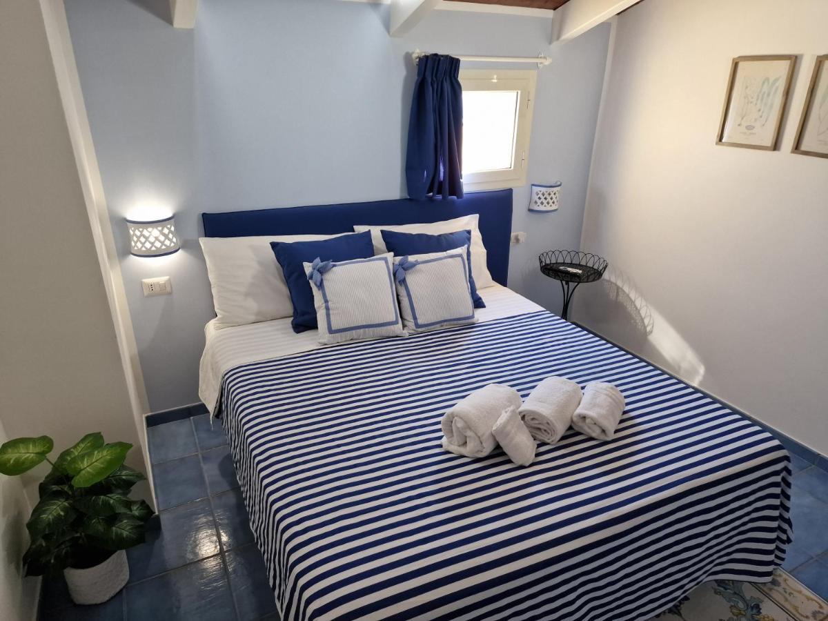 La Torretta Sea View Rooms วีโกเอเกวนเซ ภายนอก รูปภาพ