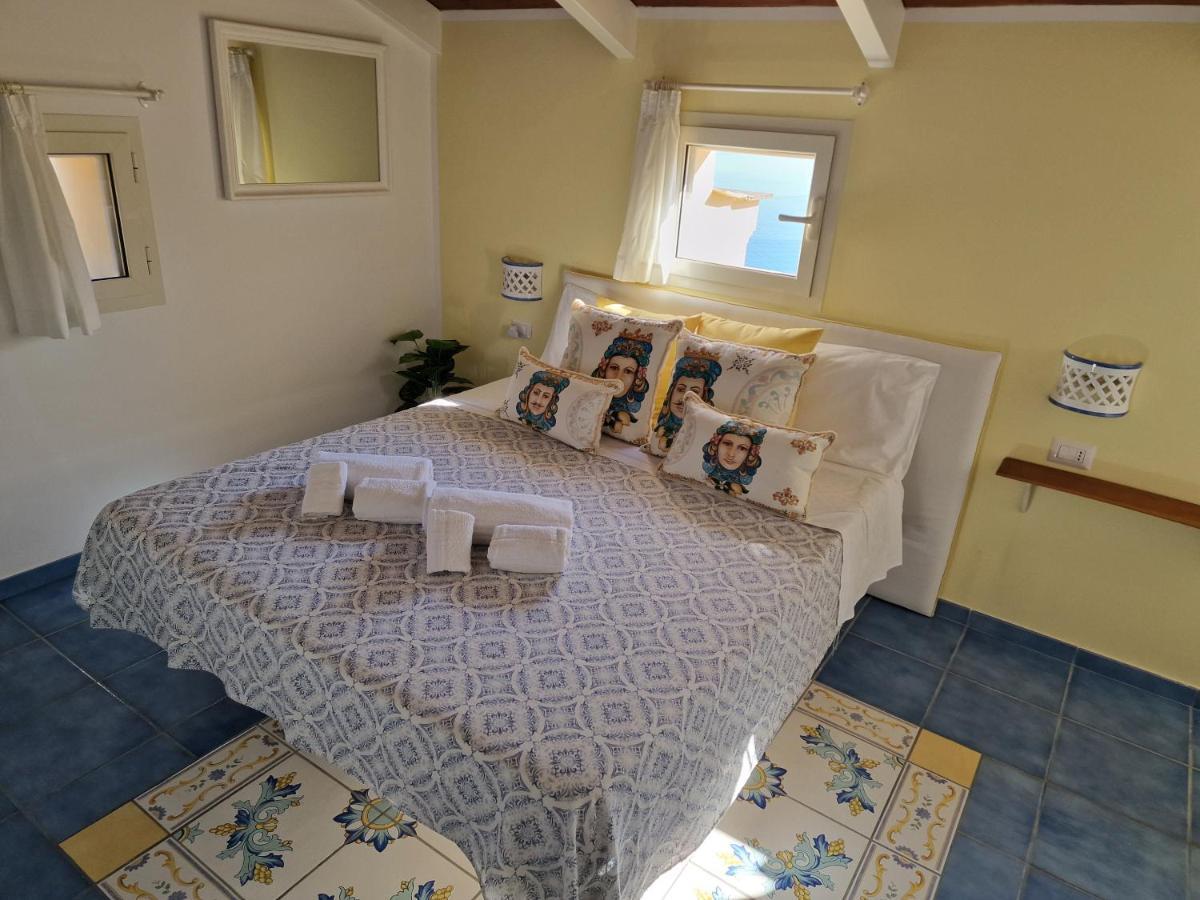 La Torretta Sea View Rooms วีโกเอเกวนเซ ภายนอก รูปภาพ